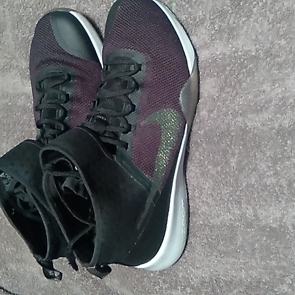 Nike - Picture 2 of 7